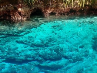 Ang Enchanted River ng Hinatuan, Surigao del Sur.